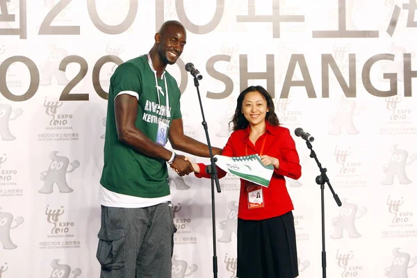 Jugador Baloncesto Nba Kevin Garnett Los Boston Celtics Mano Representante — Foto de Stock