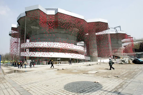 Вид Швейцарского Павлина Стенами Биодезинфицируемого Соевого Волокна Площадке Expo Шанхае — стоковое фото