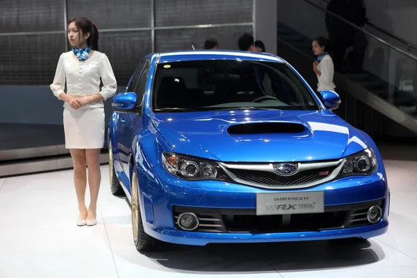 Model Poses Next Subaru Impreza Wrx Sti Preparation 11Th Beijing — Stock Photo, Image