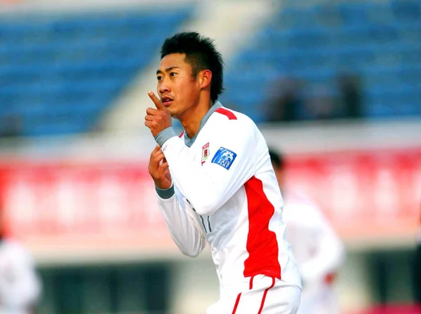 Gao Jianqing Chinas Changchun Yatai Comemora Depois Marcar Gol Contra — Fotografia de Stock