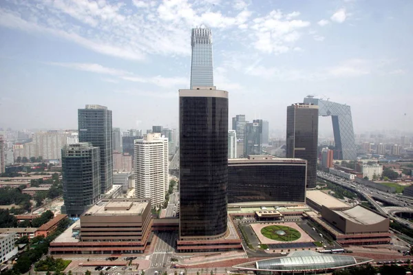 中国の世界貿易のビューと北京の町並みセンター および フロント ホーチミン 北京で中国世界貿易センター タワーの Iii 背が高い 新しい Cctv — ストック写真
