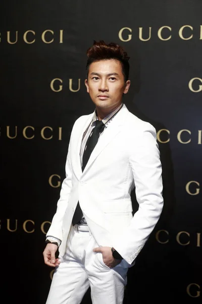 台湾の歌手兼俳優アレック 2010 上海でグッチ 2010年タイムレス パーティーでポーズします — ストック写真