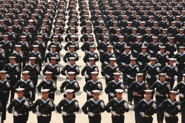 Chinesische Marinesoldaten Der Pla Volksbefreiungsarmee Üben Während Einer Trainingseinheit Für — Stockfoto