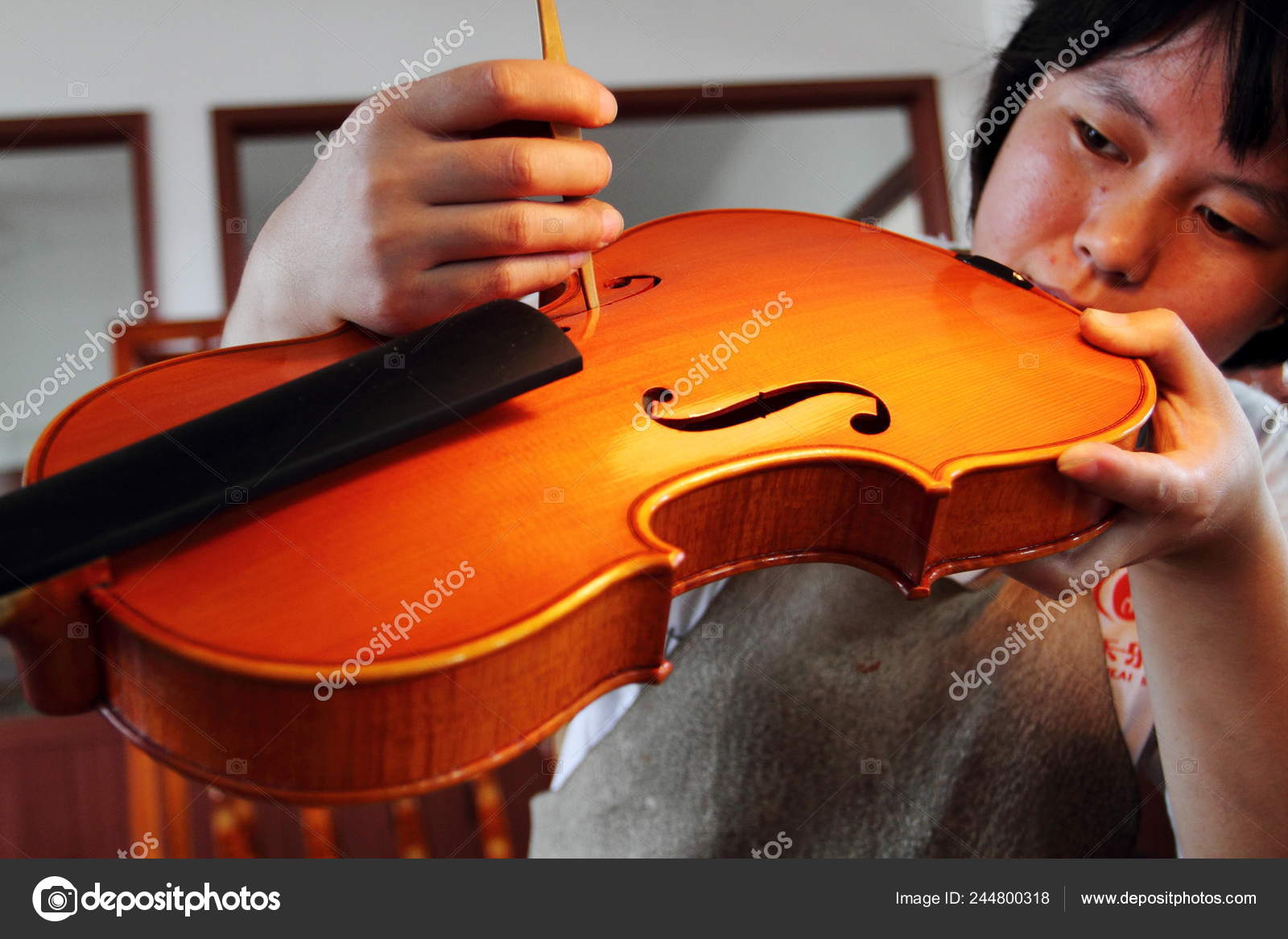 Chinese Worker Makes Violin Factory Beijing Huadong Musical Instrument