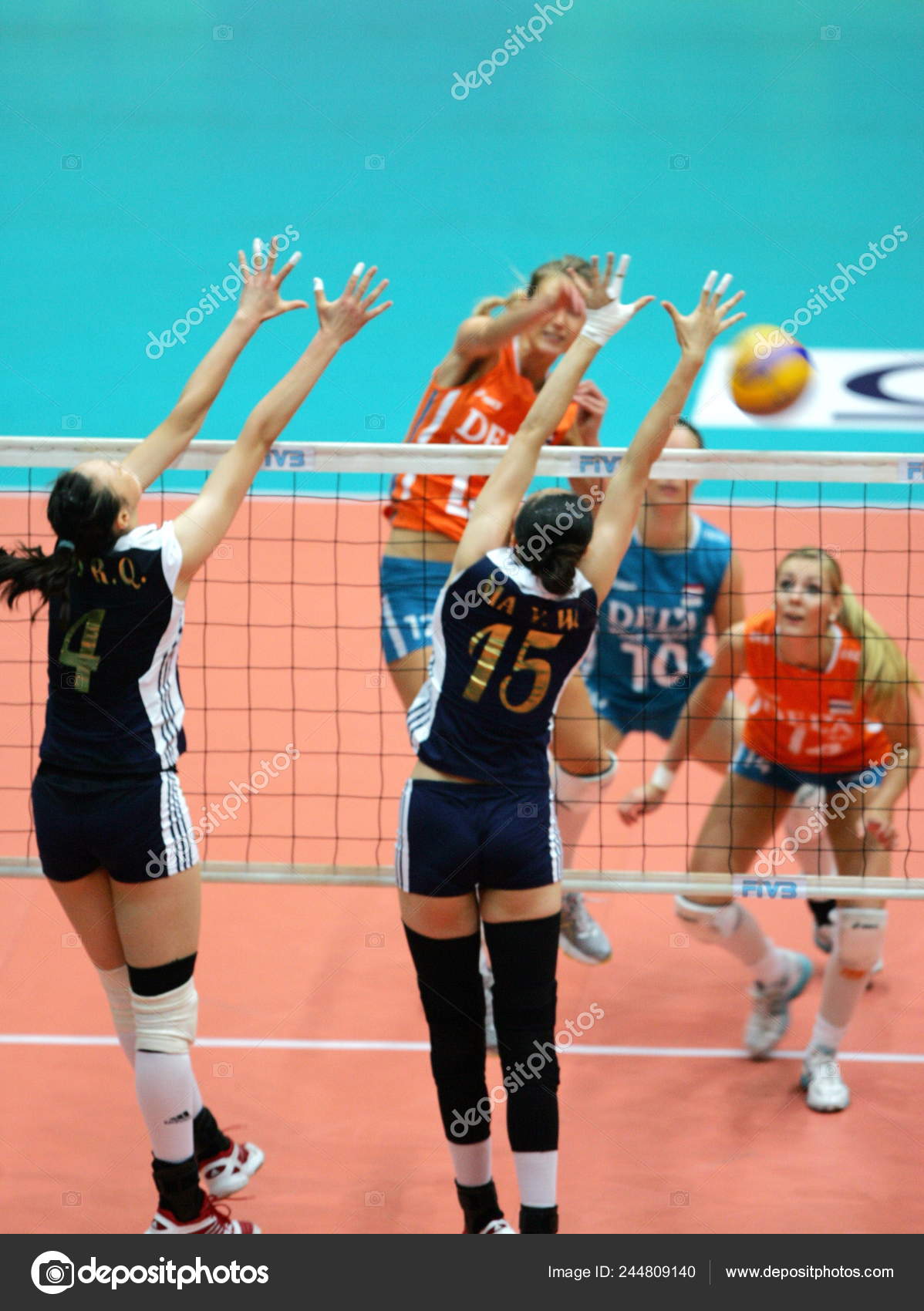 Chinas Hui Ruoqi Front Left Yunwen Try Block Spike Manon – Stock.