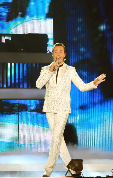 2010 北東中国吉林省長春で第 回長春映画祭の閉会式で行うロシア歌手ヴィタス — ストック写真