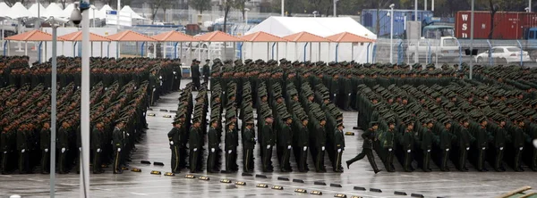 Policiais Paramilitares Chineses Levantam Durante Uma Cerimônia Juramento Local Expo — Fotografia de Stock