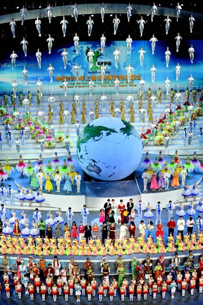 Underholdere Opptrer Åpningsseremonien Verdensutstillingen 2010 Expo Culture Center Expo Shanghai – stockfoto
