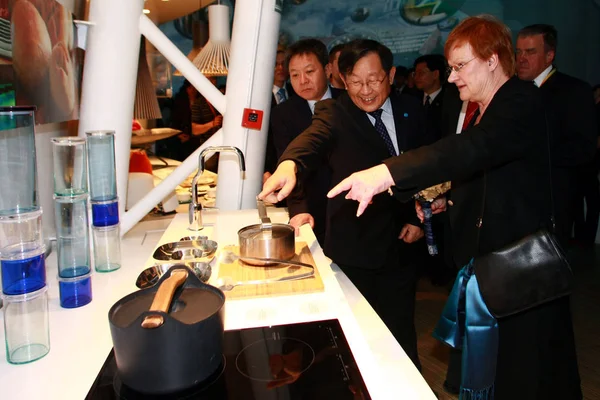 Finnish President Tarja Halonen Visits Finland Pavilion Shanghai Expo Site — Stock Photo, Image