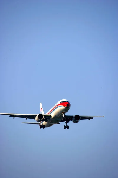 Ein Boeing 737 Düsenflugzeug Der Chinesischen Eastern Airlines Landet August — Stockfoto