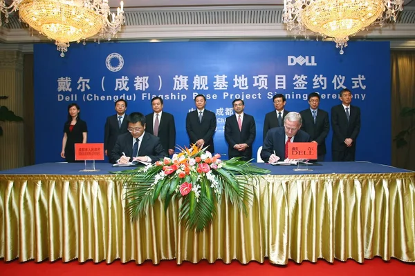 Kip Thompson Derecha Vicepresidente Instalaciones Dell Inc Honglin Alcalde Chengdu — Foto de Stock