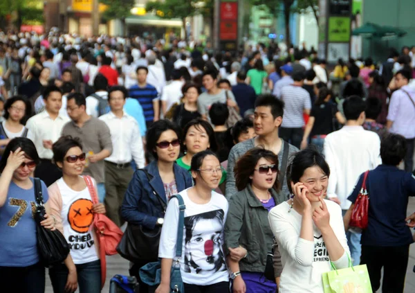 Turister Och Lokal Befolkning Tränger Nanjing Road Shopping Gata Shanghai — Stockfoto