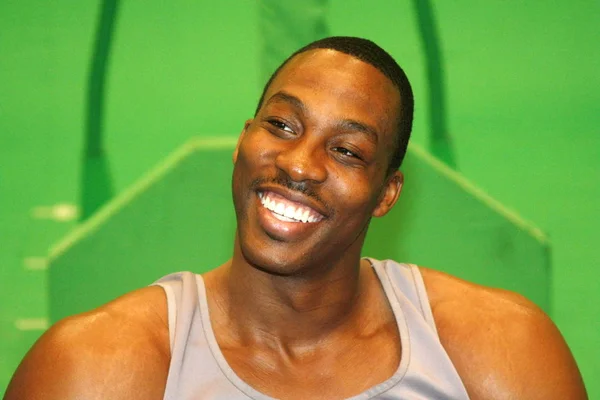 Nba Superstjärnan Dwight Howard Orlando Magic Reagerar Filmning Session Basket — Stockfoto