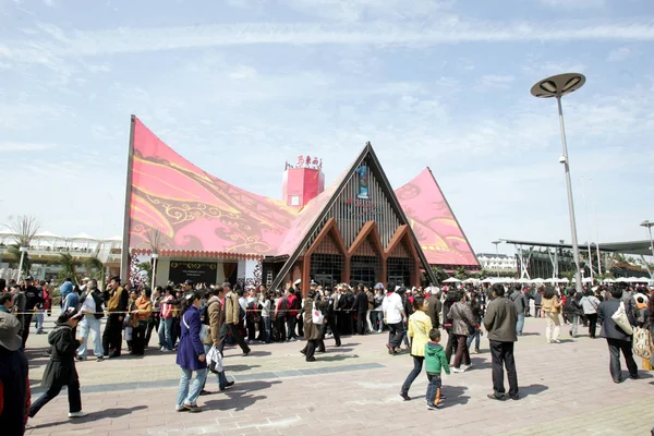 Bezoekers Menigte Het Malaysia Pavilion Tijdens Proefperiode Van Expo Site — Stockfoto