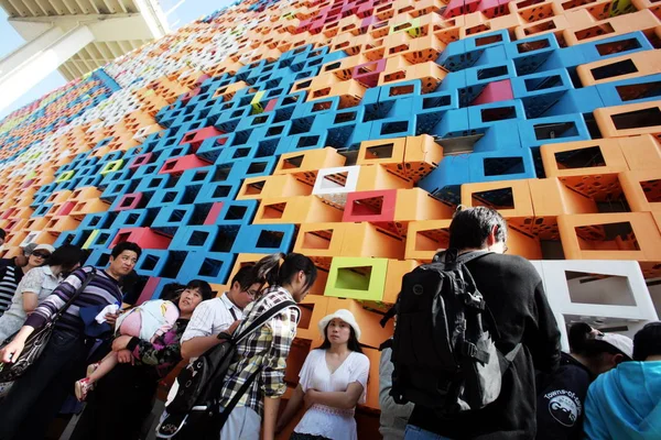 Les Visiteurs Font Queue Pour Entrer Dans Pavillon Estonie Dans — Photo