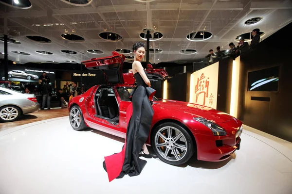 Bir Model Pekin Uluslararası Otomotiv Fuarı Nda Mercedes Benz Sls — Stok fotoğraf