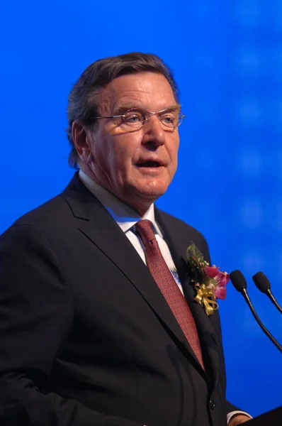 Canciller Alemán Gerhard Schroeder Habla Actual Foro Internacional China 2010 — Foto de Stock