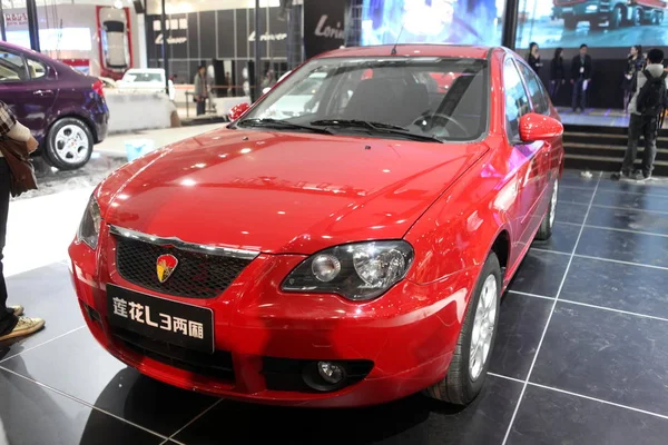 ロータス 第11回北京国際自動車展示会の準備の間に表示されます 自動車中国2010として知られています 中国北京で 月2010 — ストック写真