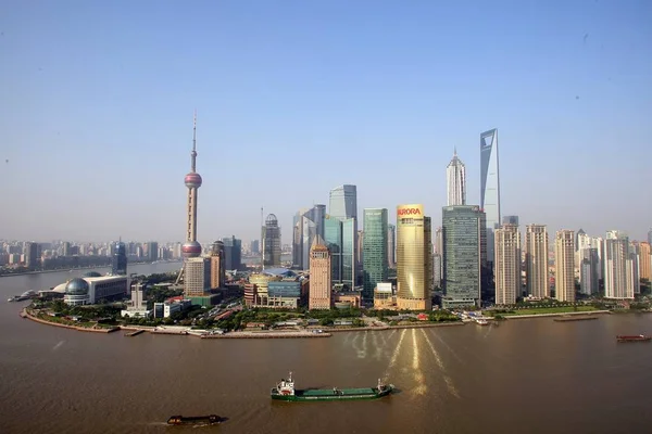 Vista Panorâmica Lujiazui Financial District Com Oriental Pearl Tower Esquerda — Fotografia de Stock