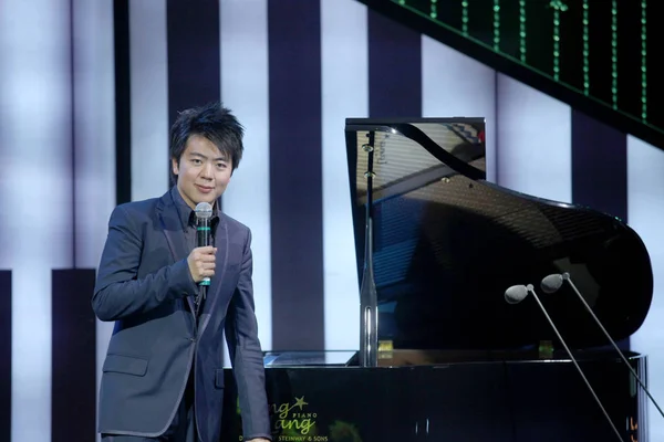 Chinese Pianist Lang Lang Speaks Final Piano Contest Shanghai China — Stock Photo, Image