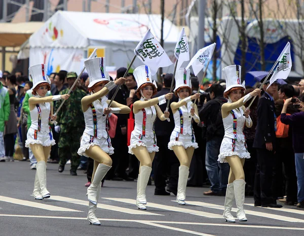 Performers Parade Tijdens Een Proef Operatie Expo Site Shanghai China — Stockfoto