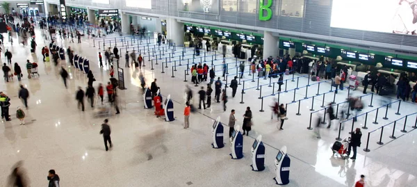 Passeggeri Sono Visti Nel Terminal Dell Aeroporto Internazionale Hongqiao Shanghai — Foto Stock