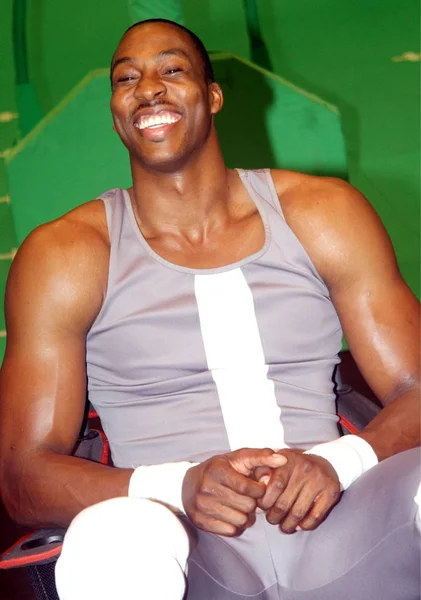 Nba Superstjärnan Dwight Howard Orlando Magic Reagerar Filmning Session Basket — Stockfoto
