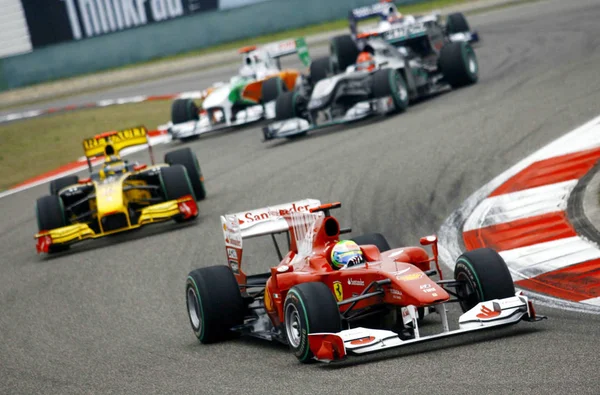 Pilota Brasiliano Felipe Massa Della Ferrari Anteriore Altri Piloti Gareggiano — Foto Stock