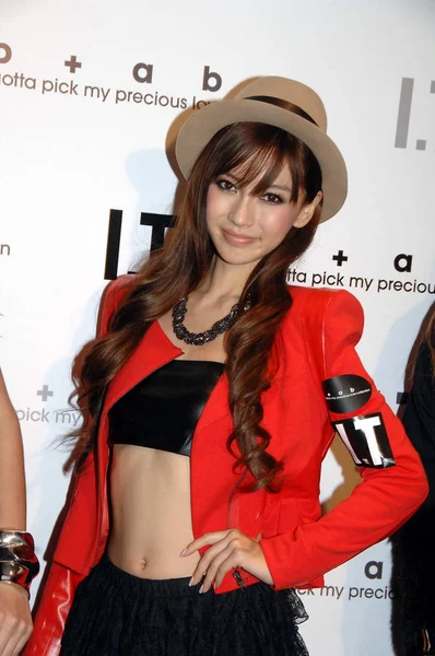 2010年9月7日 香港模特 Angelababy 在中国香港为时尚品牌 设计的新藏品举行的新闻发布会上摆姿势 — 图库照片