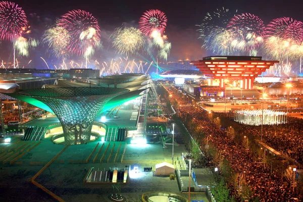 Fyrverkerier Explodera Över Expo Platsen Invigningen Världsutställningen Expo 2010 Shanghai — Stockfoto