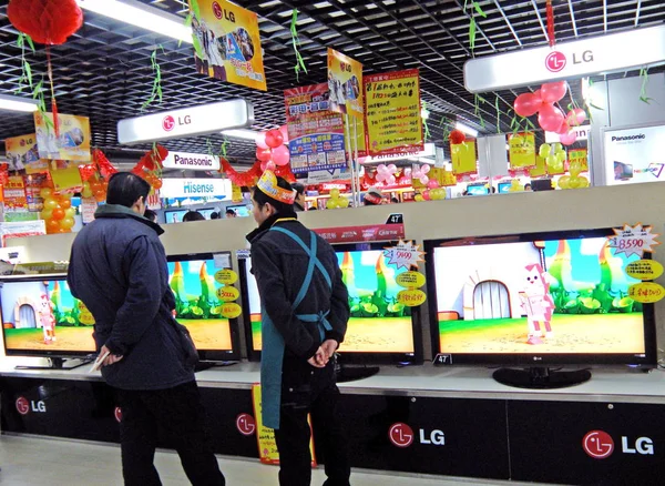 Cliente Compra Televisión Lcd Mostrador Una Tienda Yichang Provincia Central —  Fotos de Stock