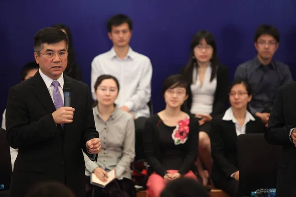 2010年5月21日 美国商务部长骆家辉在中国北京清华大学发表演讲 — 图库照片