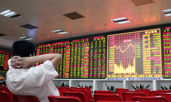 Investor Cina Melihat Harga Saham Merah Untuk Kenaikan Harga Dan — Stok Foto