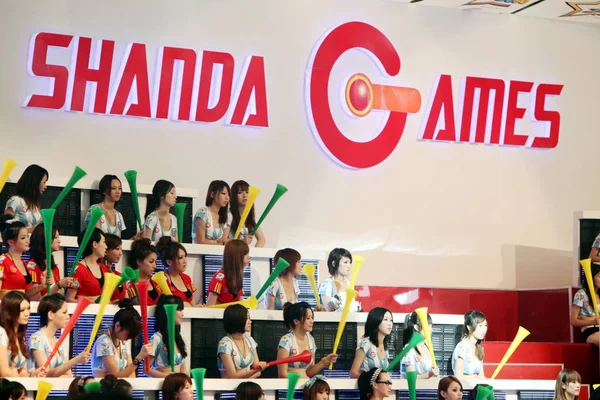 Las Showgirls Chinas Sientan Stand Shanda Games Una Subsidiaria Shanda —  Fotos de Stock