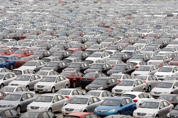 Widok Wierszy Buick Chevrolet Samochodów Parkingu Shanghai Joint Venture Między — Zdjęcie stockowe