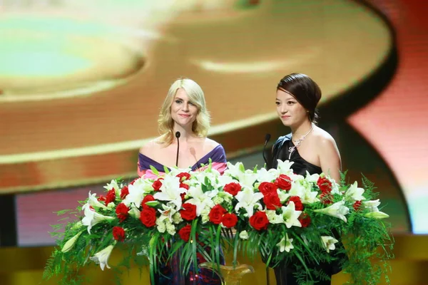 Attrice Statunitense Claire Danes Attrice Cinese Vicki Zhao Wei Vengono — Foto Stock