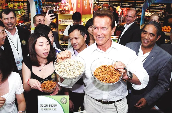 Gouverneur Californie Arnold Schwarzenegger Deuxième Droite Fait Promotion Des Pistaches — Photo