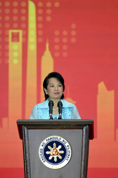 Presidenta Filipina Gloria Macapagal Arroyo Habla Una Ceremonia Que Celebra —  Fotos de Stock