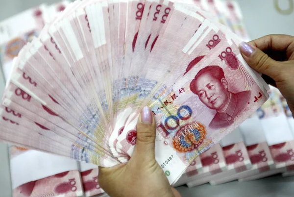Китайський Клерк Банку Розраховує Юанів Єни Юанів Банкноти Банку Місті — стокове фото