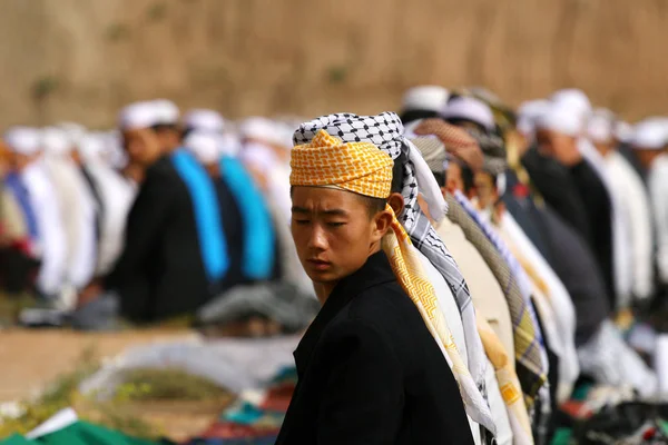 Kínai Muszlimok Részt Egy Imádság Ülésén Során Eid Fitr Outszoknya — Stock Fotó