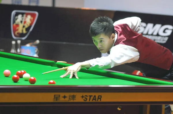 Chinas Jin Hosszú Játszik Egy Lövés Chinas Ding Junhui Ellen — Stock Fotó