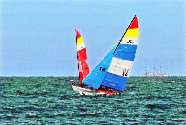 Sailboats Seen Sea 19Th Hobie World Championships Weihai East Chinas — Stock Photo, Image