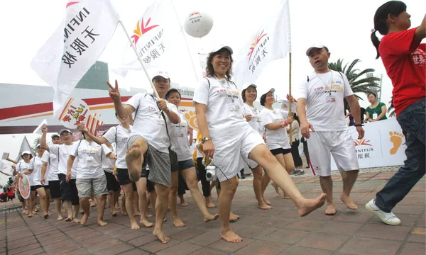 Місцеві Жителі Ходять Босоніж Вулиці Ченду Південно Західний Chinas Сичуань — стокове фото