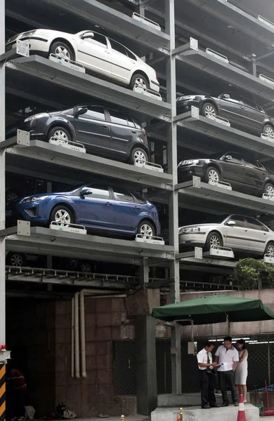 Los Coches Privados Están Estacionados Estacionamiento Tridimensional Hotel Ciudad Nanjing — Foto de Stock