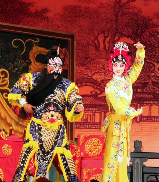 Artistas Ópera Beijing Actúan Teatro Ciudad Heihe Noreste Provincia Chinas —  Fotos de Stock