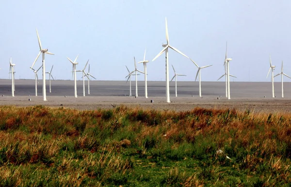 View Wind Turbines Wind Farm Turpan Northwest Chinas Xinjiang Uygur — Stock Photo, Image
