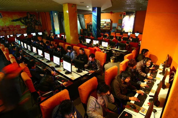 Китайський Інтернетян Грати Онлайн Ігри Інтернет Кафе Wuhu Східний Chinas — стокове фото