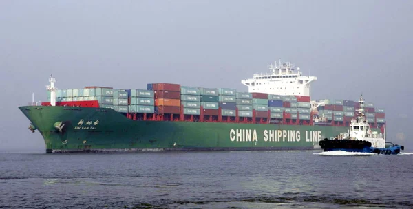 Container Ship Xin Huang Owned China Shipping Container Lines Ltd — Stock Photo, Image