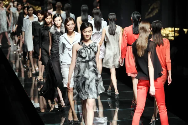 Eachway Divatbemutató Során Kínai Fashion Week Tavasz Nyár 2011 Peking — Stock Fotó