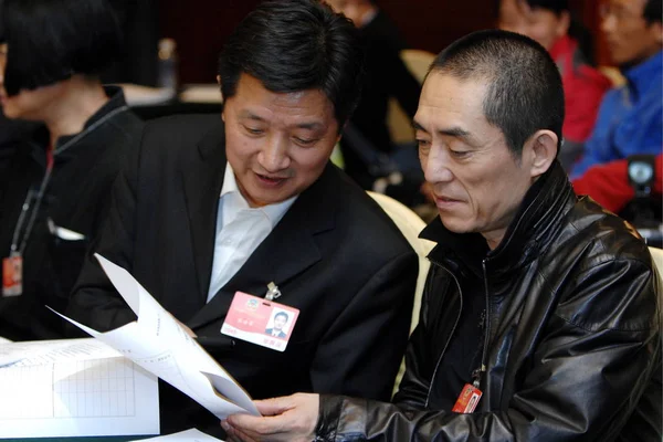 Director Cine Chino Zhang Yimou Derecha Visto Una Discusión Grupo —  Fotos de Stock